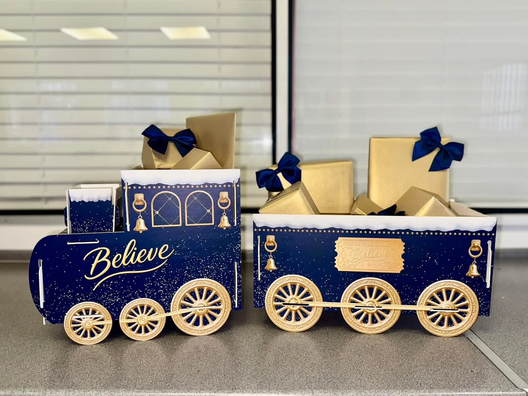 PRE-ORDER Express Believe Christmas Gift Train & Gift Carriage